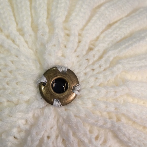 White Knit Beanie with Removable Pom Pom - Picture 4 of 5